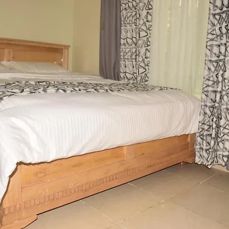 Stylish 2Br With Wi-Fi And Secure Parking Apartment Kakamega Exterior photo
